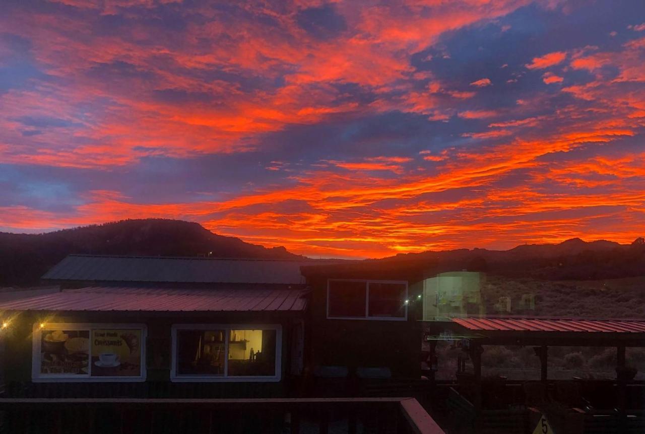 Bryce Sunset Inn Panguitch Bagian luar foto